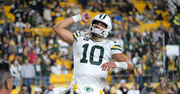 Jordan Love Leads Packers Past Aaron Rodgers, Securing 35-25 Victory